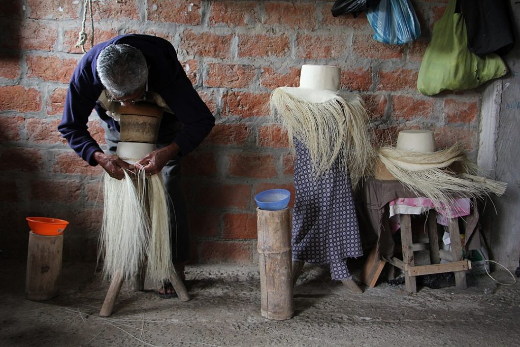 Straw hat maker in Ecuador