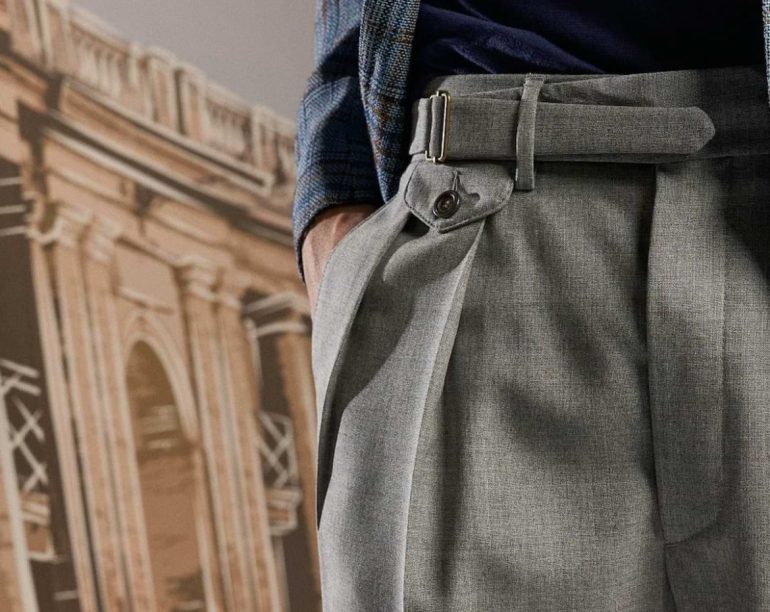 Stylish men's trousers spring/summer 2022 - Pants with high waist and front pleats